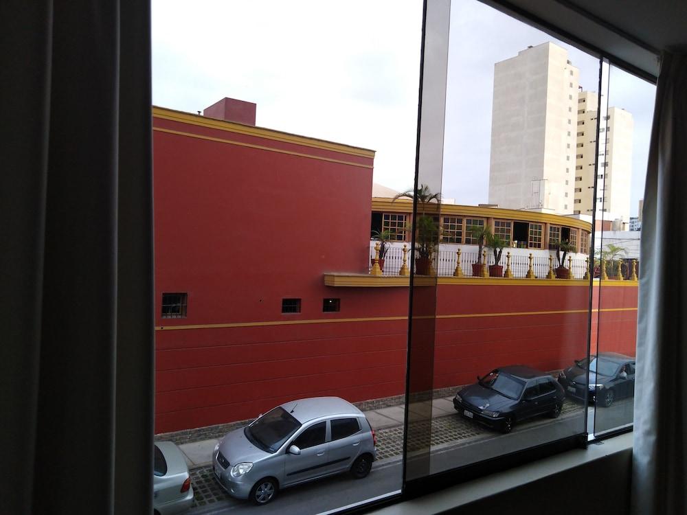 Hotel Park Suites Lima Exteriér fotografie