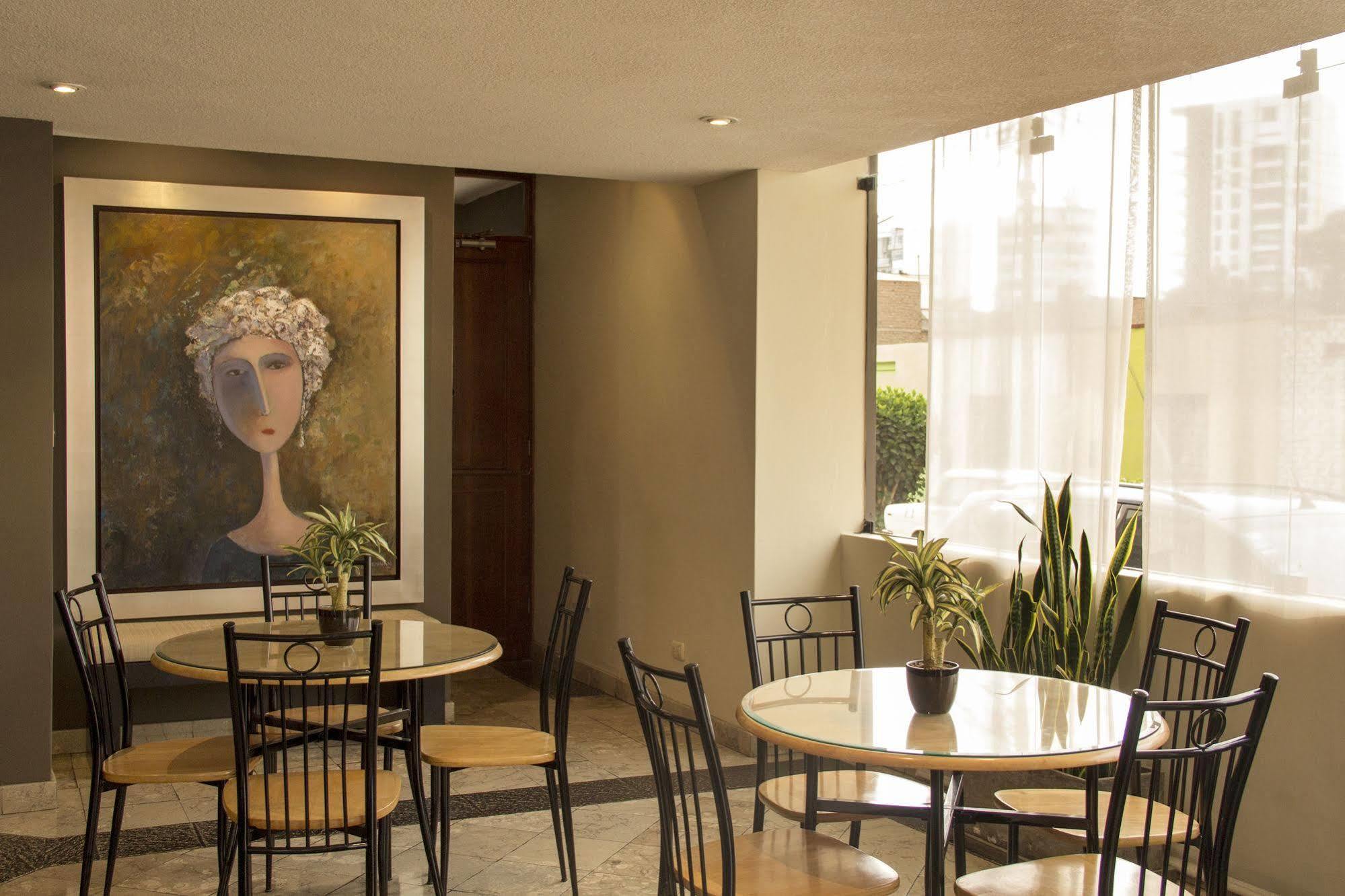 Hotel Park Suites Lima Exteriér fotografie